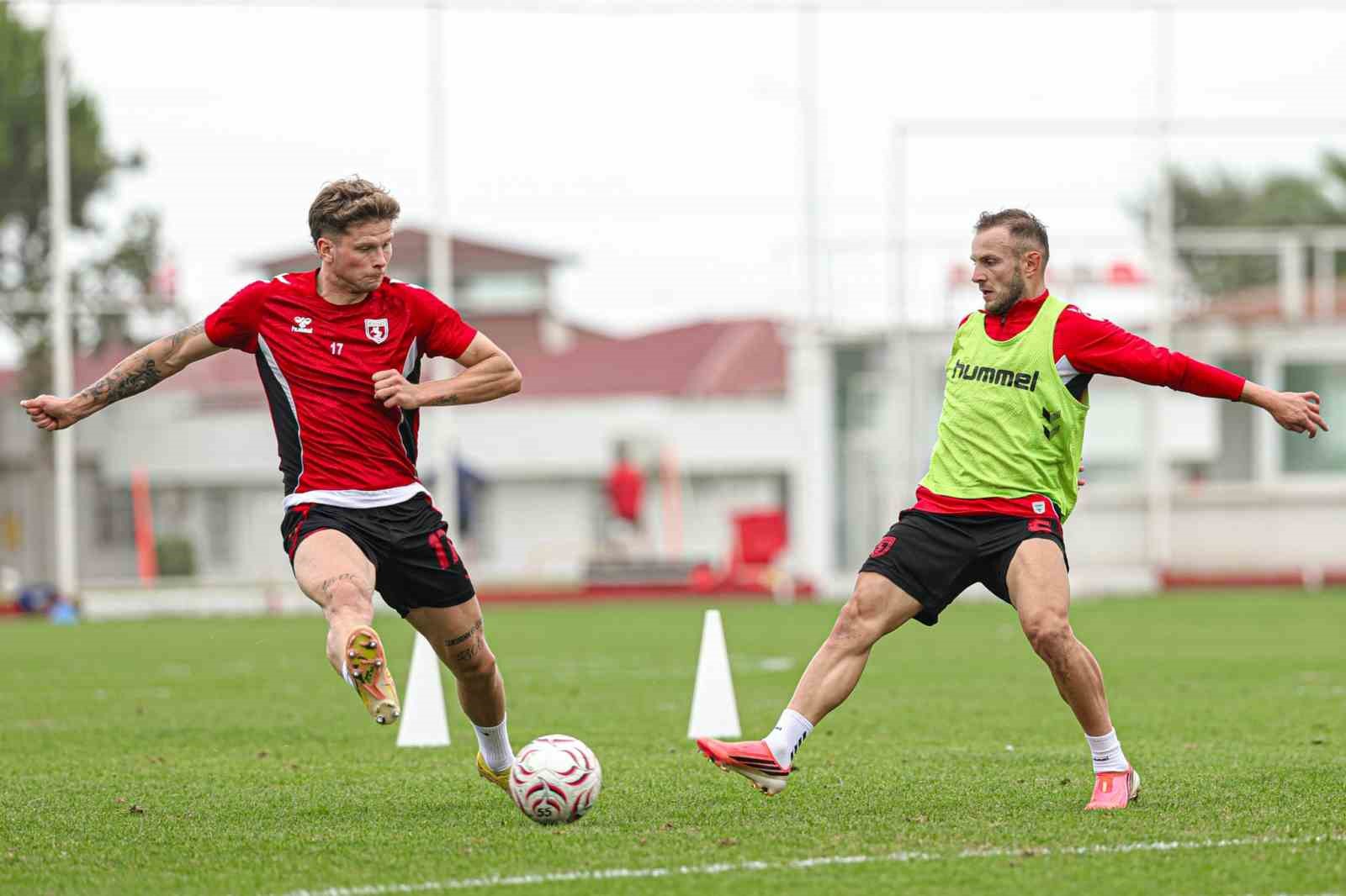 Samsunspor&rsquo;da Erzurumspor mesaisi s&uuml;r&uuml;yor