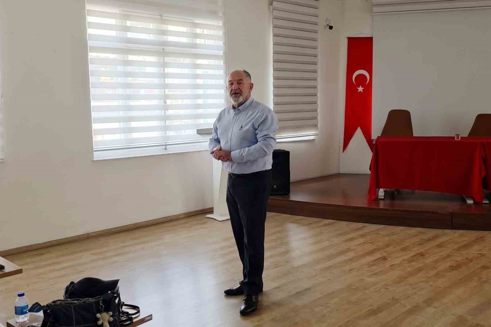 Efeler&rsquo;de &rsquo;İkinci Bahar &Uuml;niversitesi&rsquo; hayata ge&ccedil;irilecek