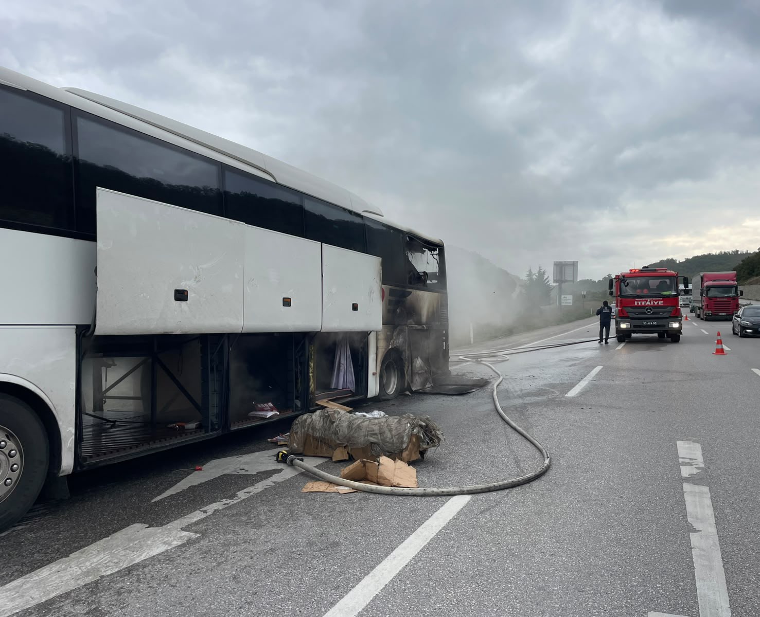 Samsun&rsquo;da otob&uuml;s yangını: Yolcular &ouml;l&uuml;mden d&ouml;nd&uuml;