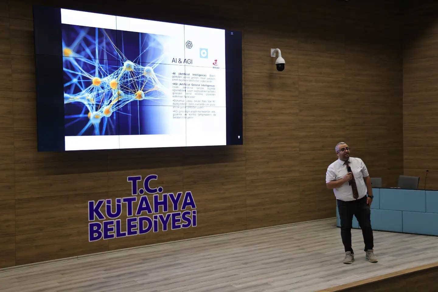 K&uuml;tahya Belediyesi personeline yapay zeka eğitimi