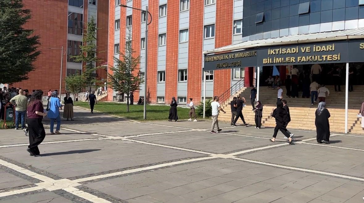 Bingöl’de KPSS heyecanı: Kimi son saniye yetişti, kimi yetişemedi