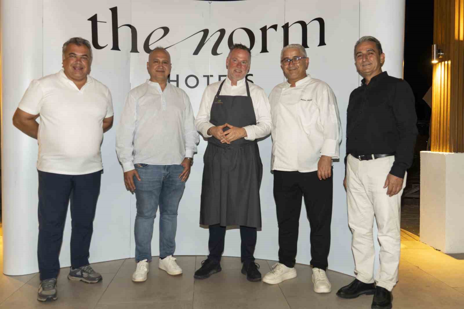 Turistler Bodrum&rsquo;da mutfağa girdi: "Kendi topladıkları b&ouml;r&uuml;lceyi sofrada yediler"