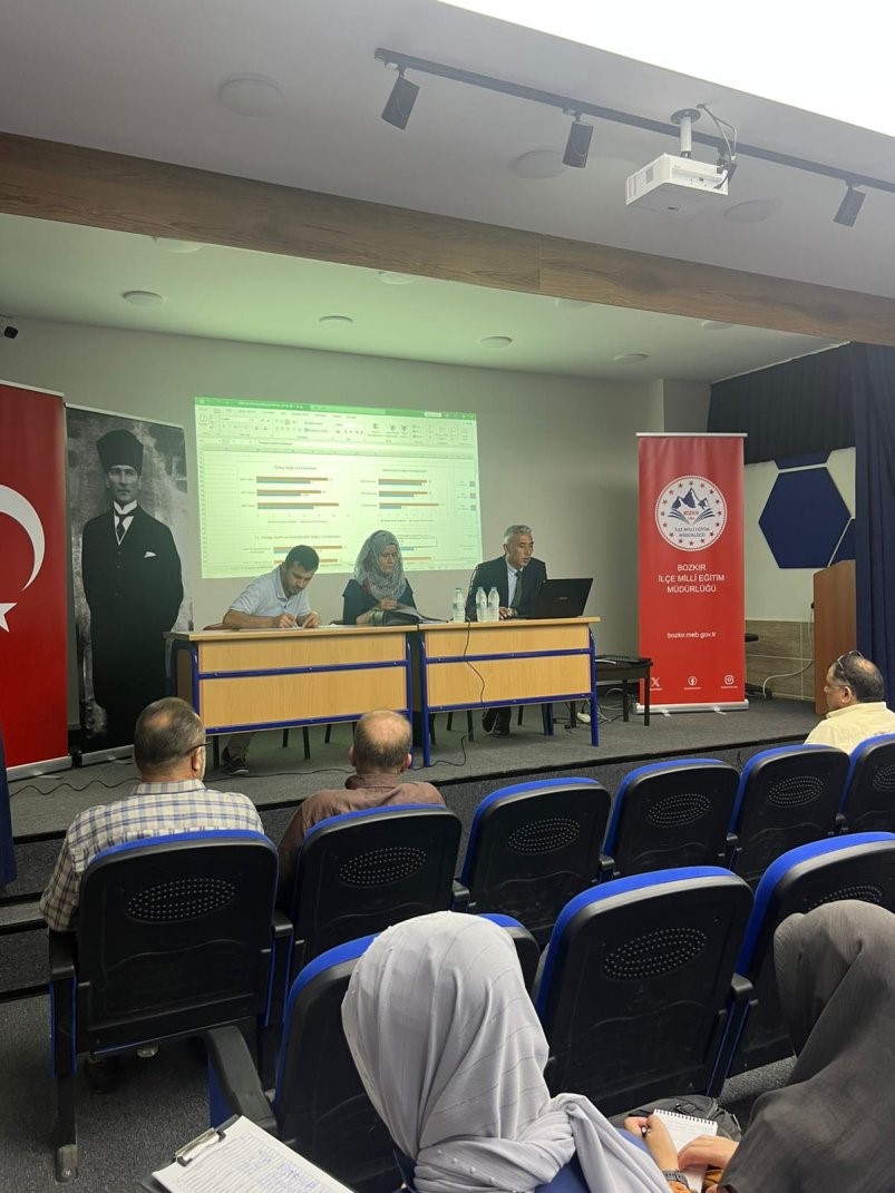 Bozkır&rsquo;da okul m&uuml;d&uuml;rleri yeni eğitim yılı i&ccedil;in bir araya geldi