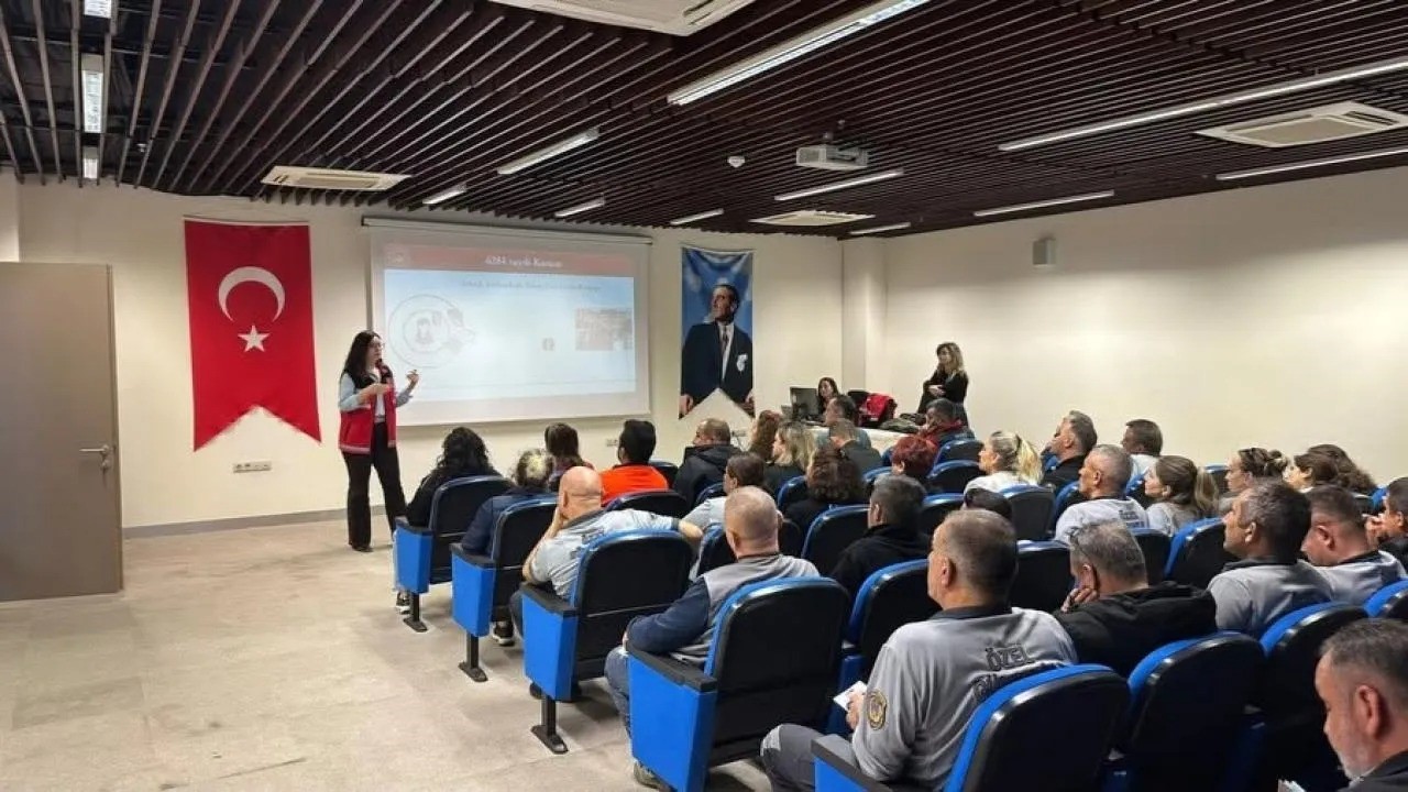 Sinop Havalimanı personeline kadına y&ouml;nelik şiddete karşı farkındalık eğitimi