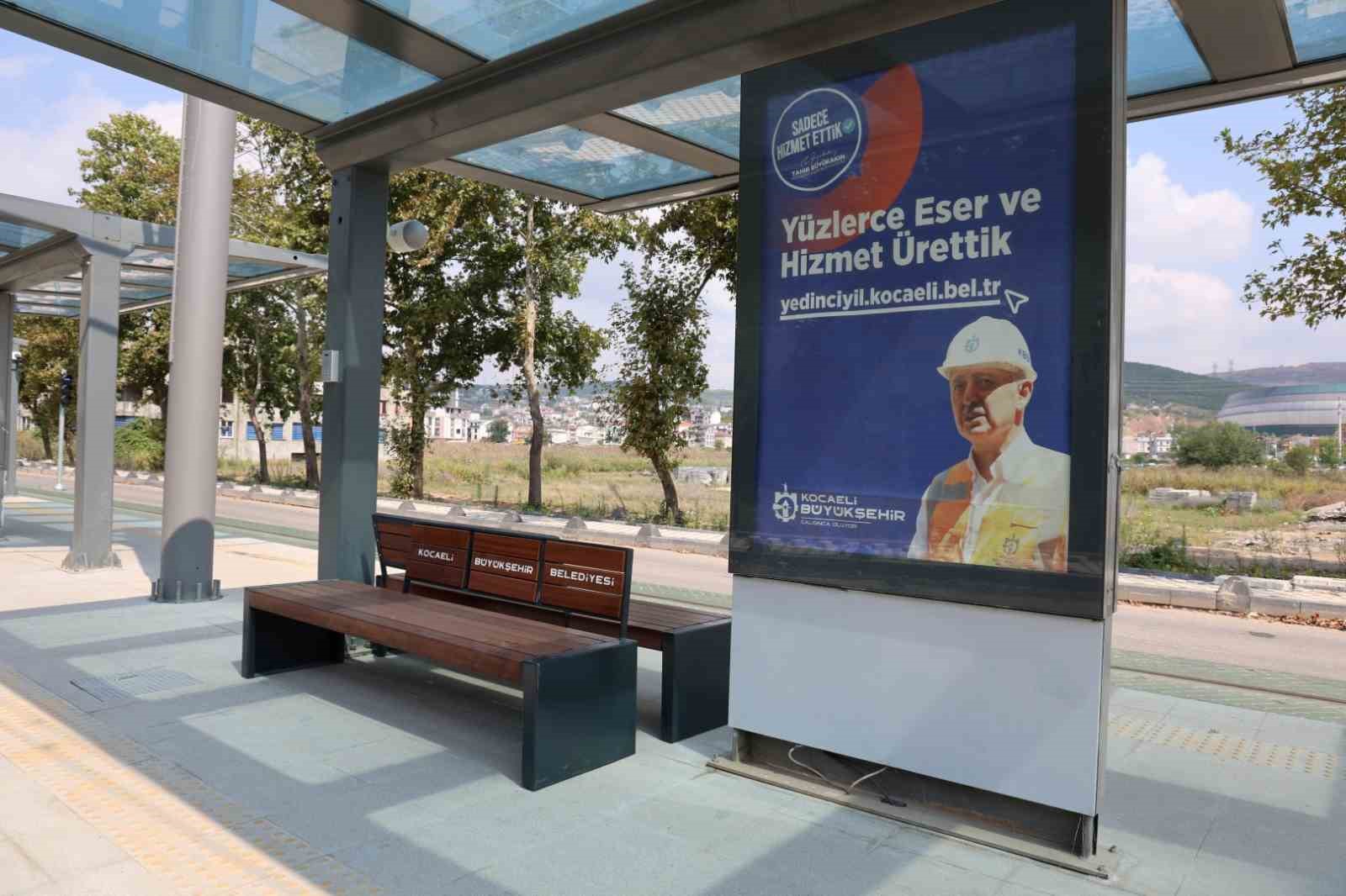 Kocaeli&rsquo;de tramvay duraklarına 260 yeni bank yerleştiriliyor