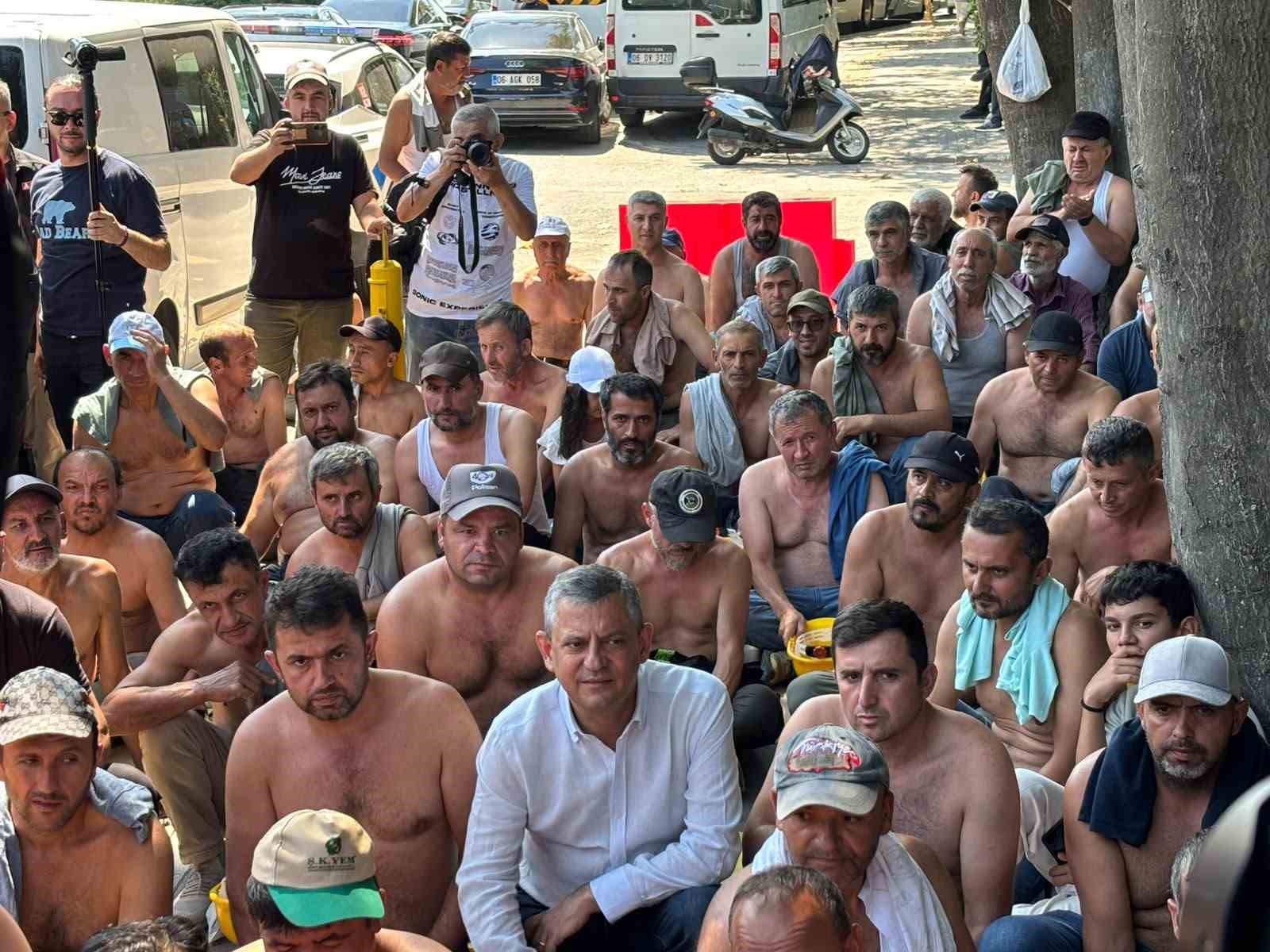 Yeni Parti Genel Başkanı &Ouml;zg&uuml;r &Ouml;zel: "G&ouml;zler başka tarafa &ccedil;evrilince s&ouml;zler tutulmuyor"