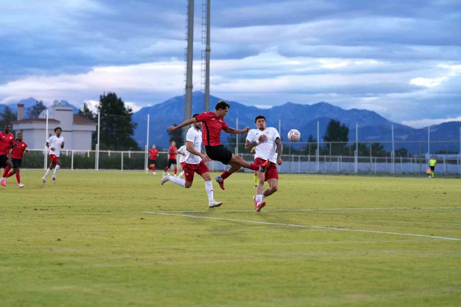 &Ccedil;orum FK, hazırlık ma&ccedil;ında Antalyaspor&rsquo;a 2-1 mağlup oldu