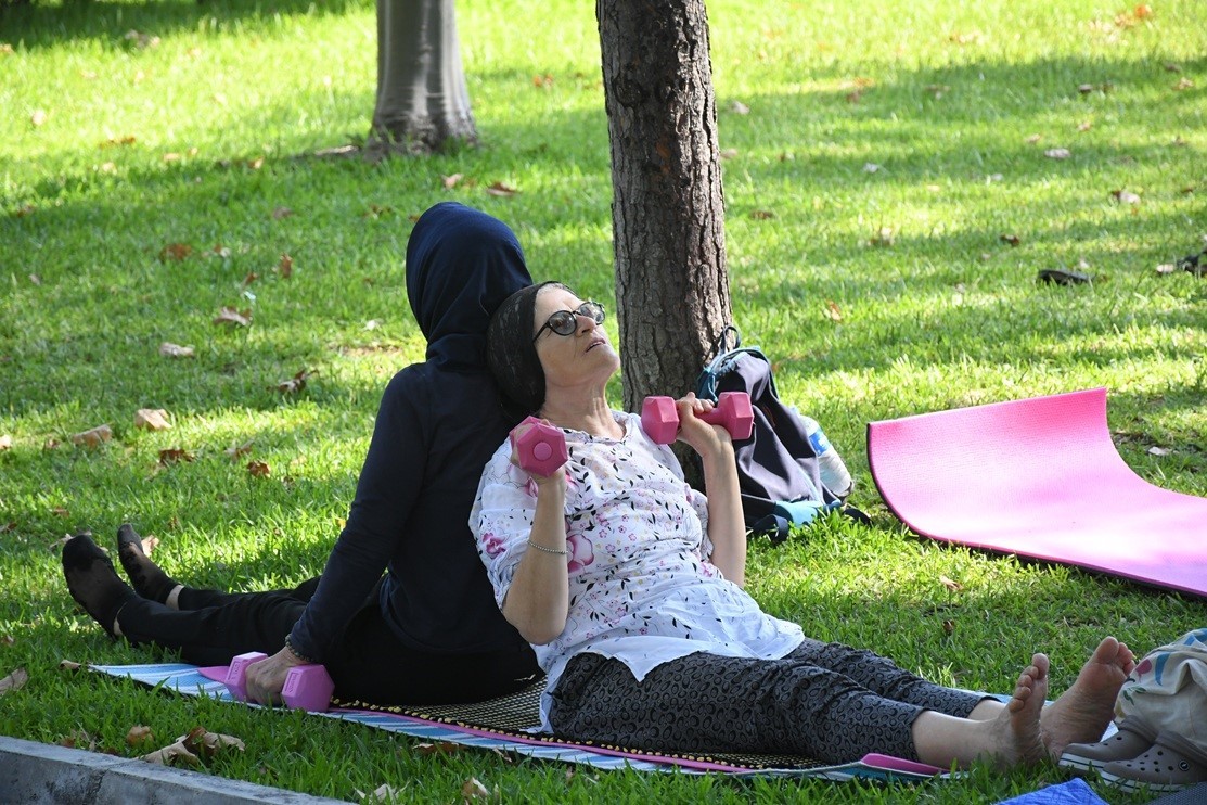 Kuşadası&rsquo;nda sabah sporu etkinliklerine yoğun ilgi