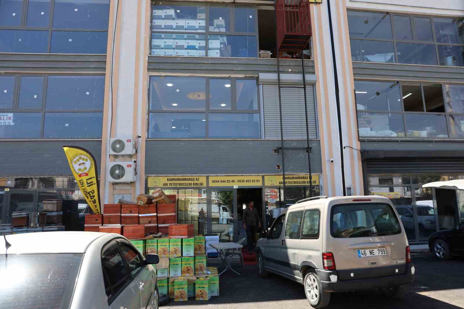 Kahramanmaraş&rsquo;ta Toptancılar Sitesi&rsquo;nde esnaf iş yerlerini doldurmaya başladı