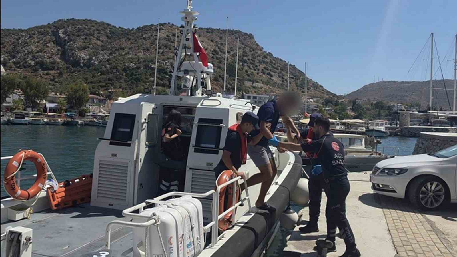 Bodrum ve Marmaris&rsquo;te ticari yatlarda rahatsızlanan iki kişinin tıbbi tahliyesi yapıldı