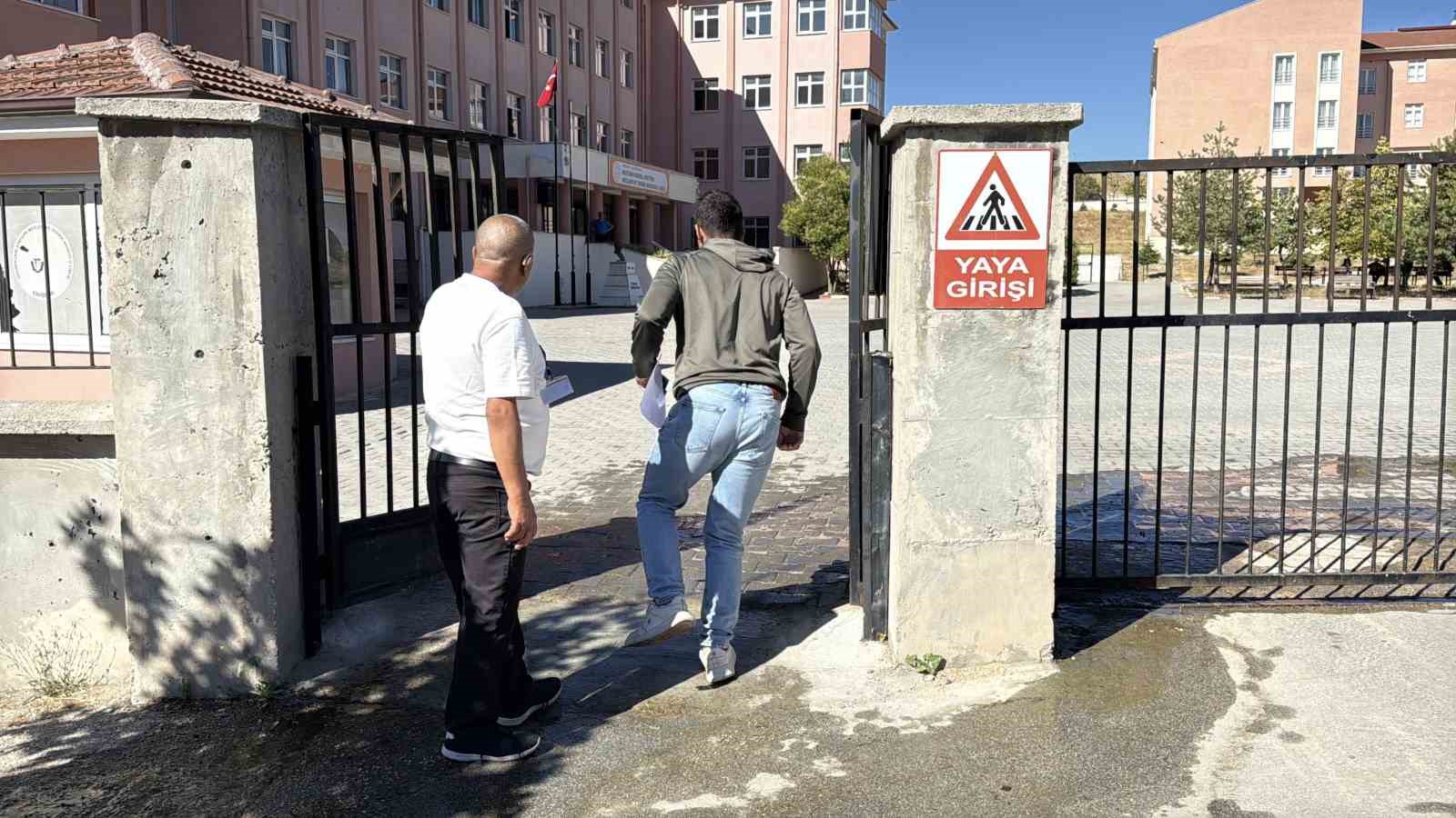 Sınava ge&ccedil; kalan aday: "Bu ikinci senem oluyor"