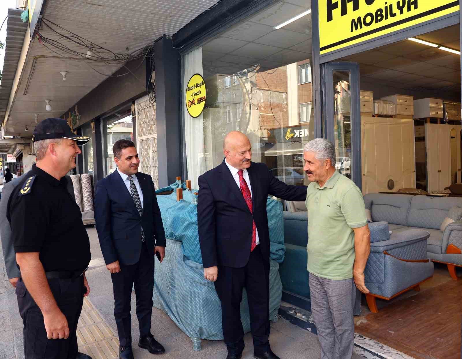 Vali K&uuml;&ccedil;&uuml;k, esnafın taleplerini dinledi