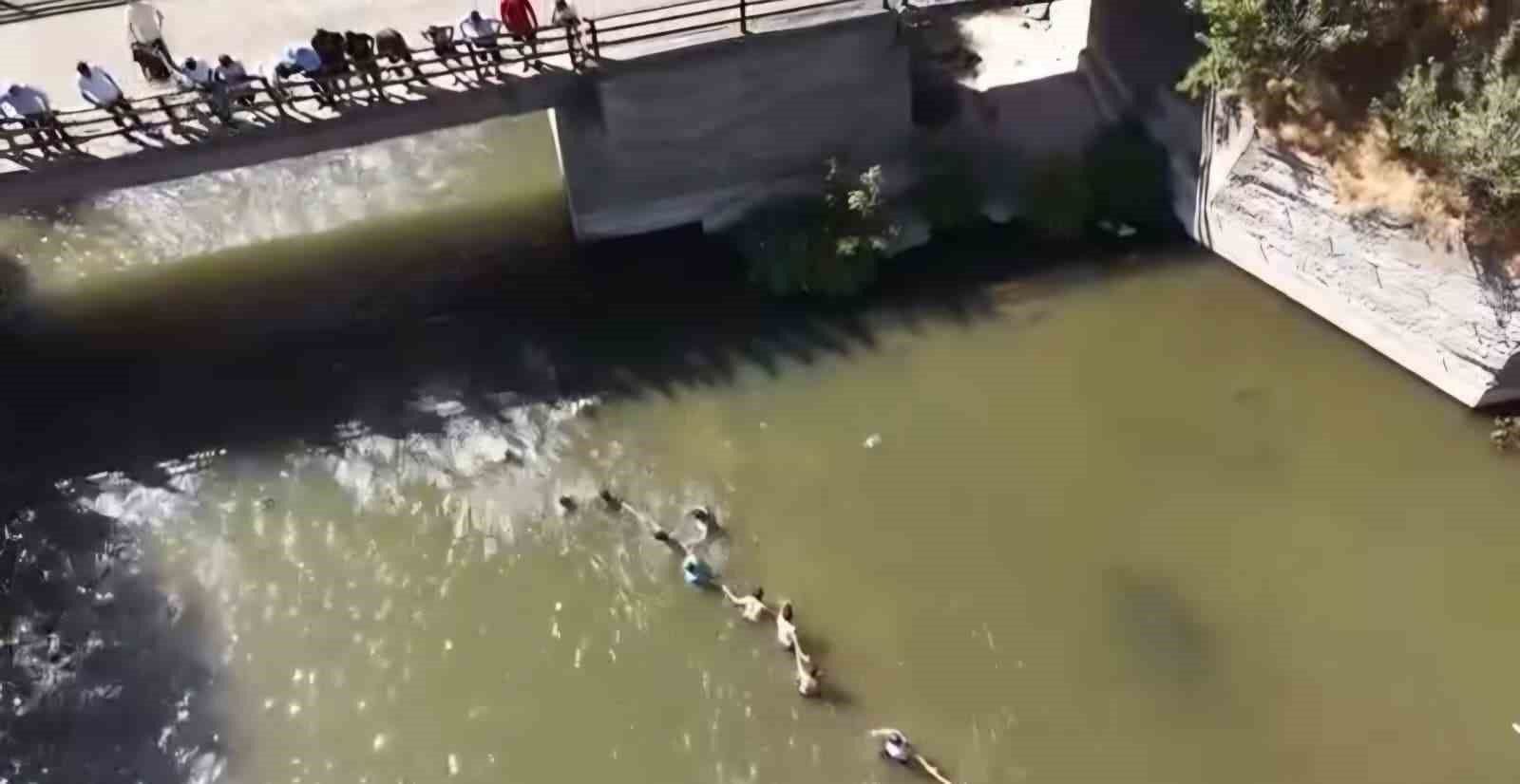 Bing&ouml;l&rsquo;de suda kaybolan kişiyi vatandaşların kurtarma m&uuml;cadelesi dronla g&ouml;r&uuml;nt&uuml;lendi