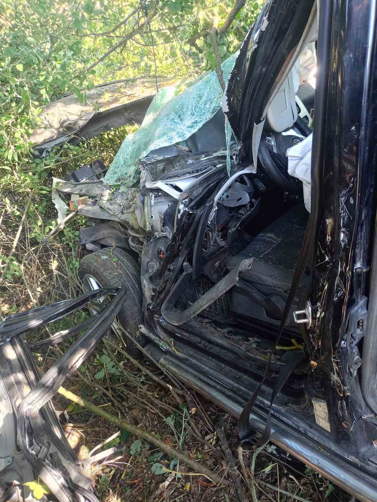 Balıkesir’de otomobile arkadan çarpan araçta 2 kişi yaralandı