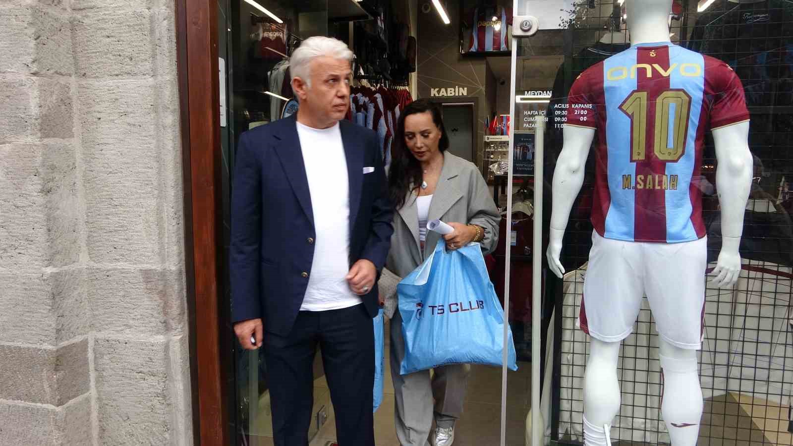Sanat&ccedil;ı Asena Trabzon&rsquo;a geldi s&ouml;z&uuml;n&uuml; tuttu: 61 forma aldı, hedefini a&ccedil;ıkladı