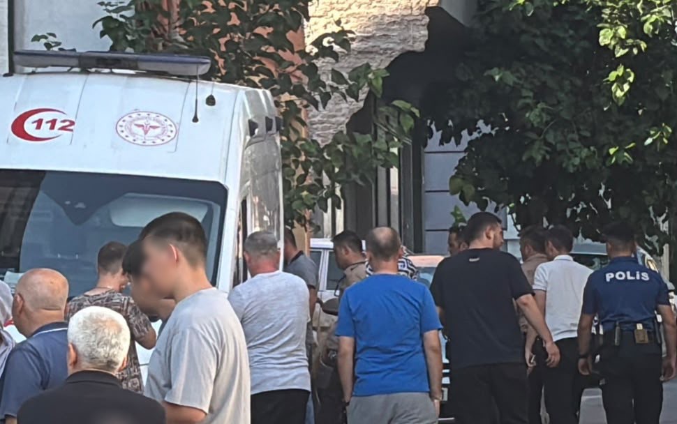 Simav&rsquo;dan gelip Tavşanlı&rsquo;da &uuml;zerine benzin d&ouml;kt&uuml;