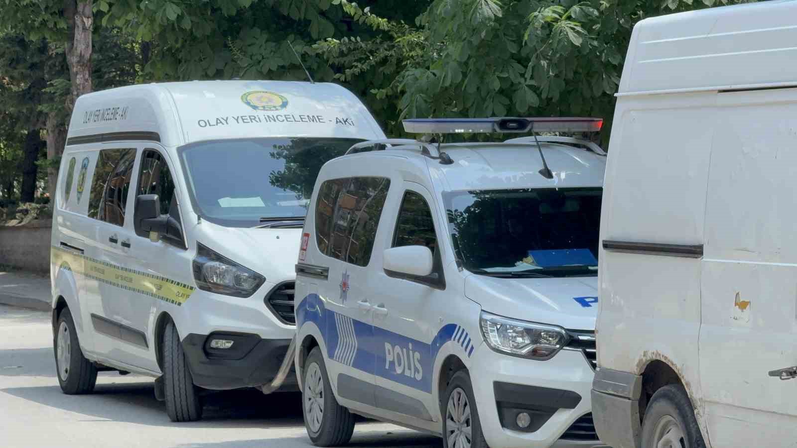 Kimliği olmayan kadının &ouml;l&uuml;m&uuml; ş&uuml;pheli bulundu, polis inceleme başlattı