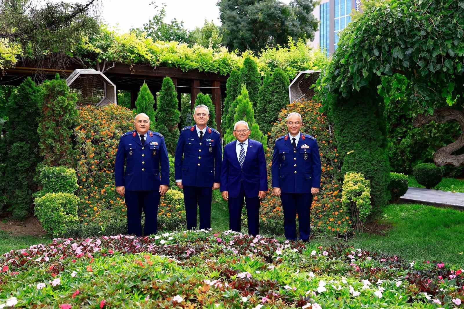 Başkan B&uuml;y&uuml;kkılı&ccedil;, Kayseri&rsquo;nin yeni atanan komutanlarını ağırladı