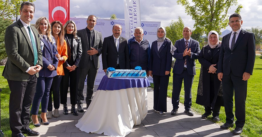 ET&Uuml;&rsquo;de 5 yıllık tam akreditasyon i&ccedil;in kutlama programı d&uuml;zenlendi