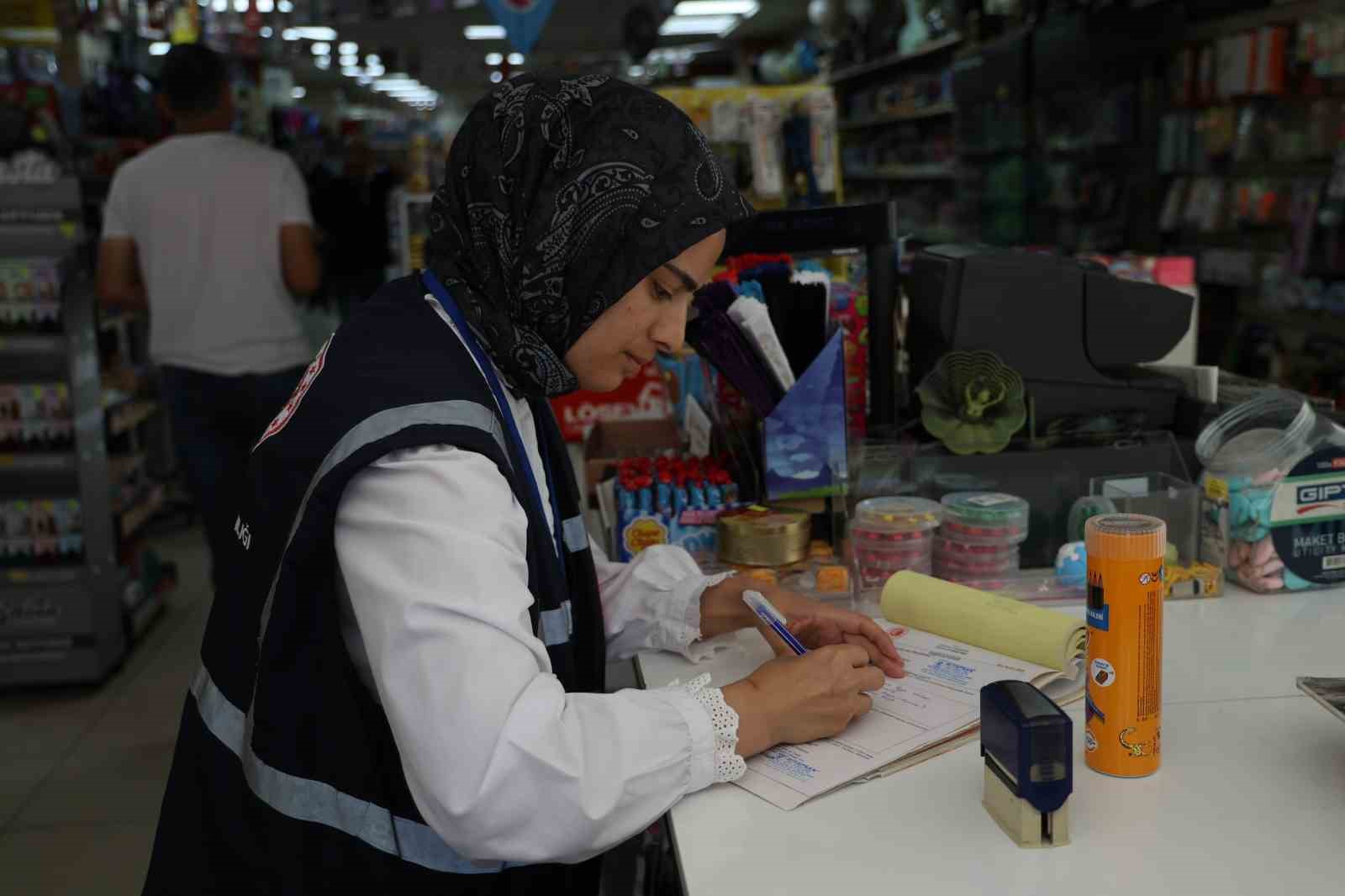 Adana&rsquo;da yeni eğitim-&ouml;ğretim sezonu &ouml;ncesi kırtasiye denetimi