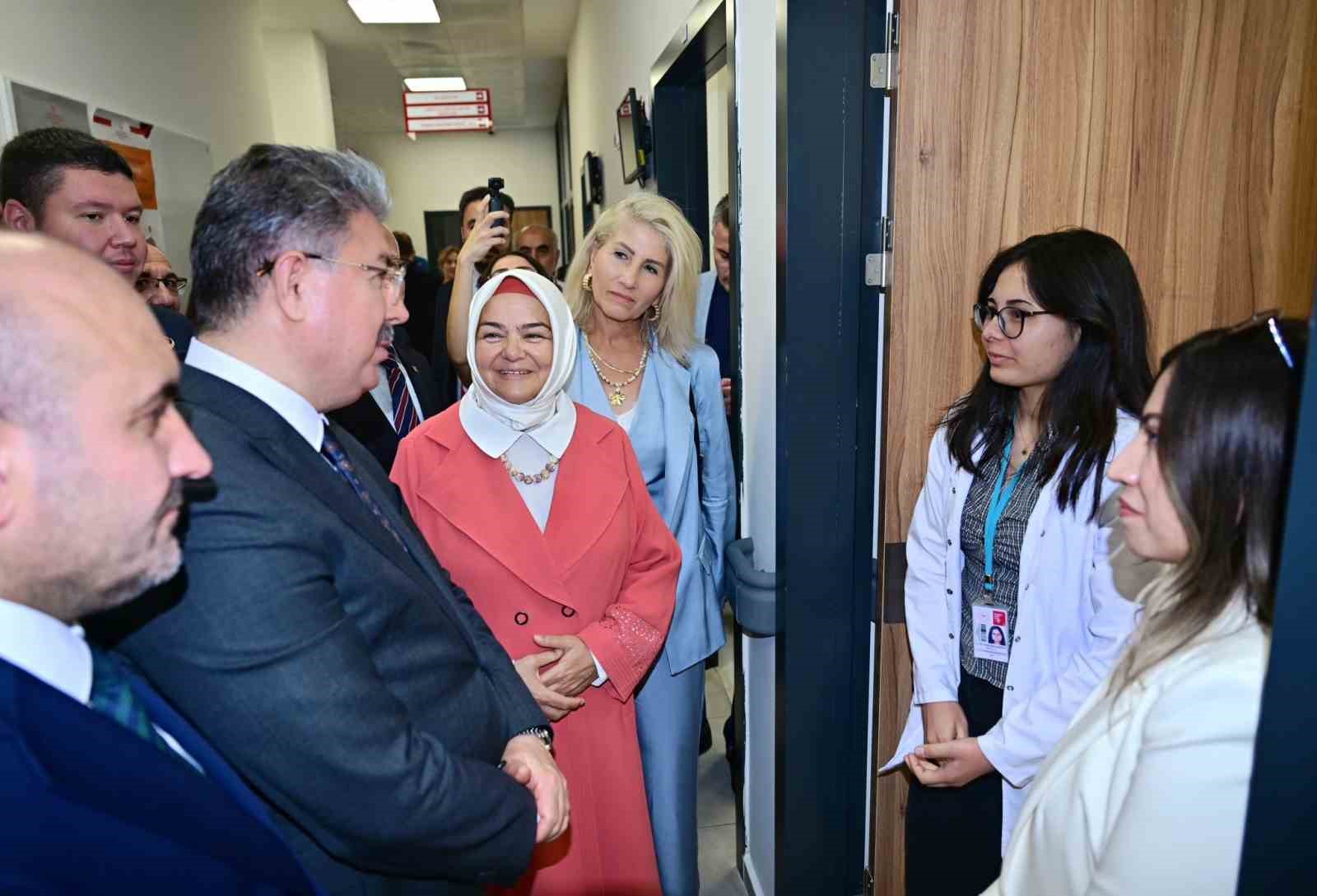 Eskişehir&rsquo;in yeni sağlık yerleşkesi, Vali Yılmaz&rsquo;ın katılımıyla a&ccedil;ıldı