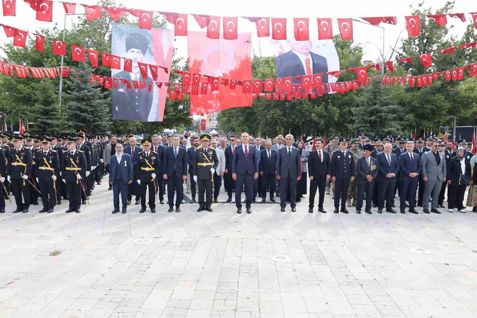 Ağrı&rsquo;da B&uuml;y&uuml;k Taarruz&rsquo;un 104&rsquo;&uuml;nc&uuml; yılı coşkuyla kutlandı