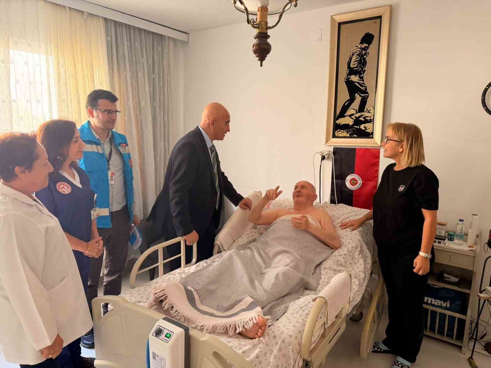 İl Sağlık Müdürü Görgülü’den evde bakım hizmeti alan yaşlılara ziyaret