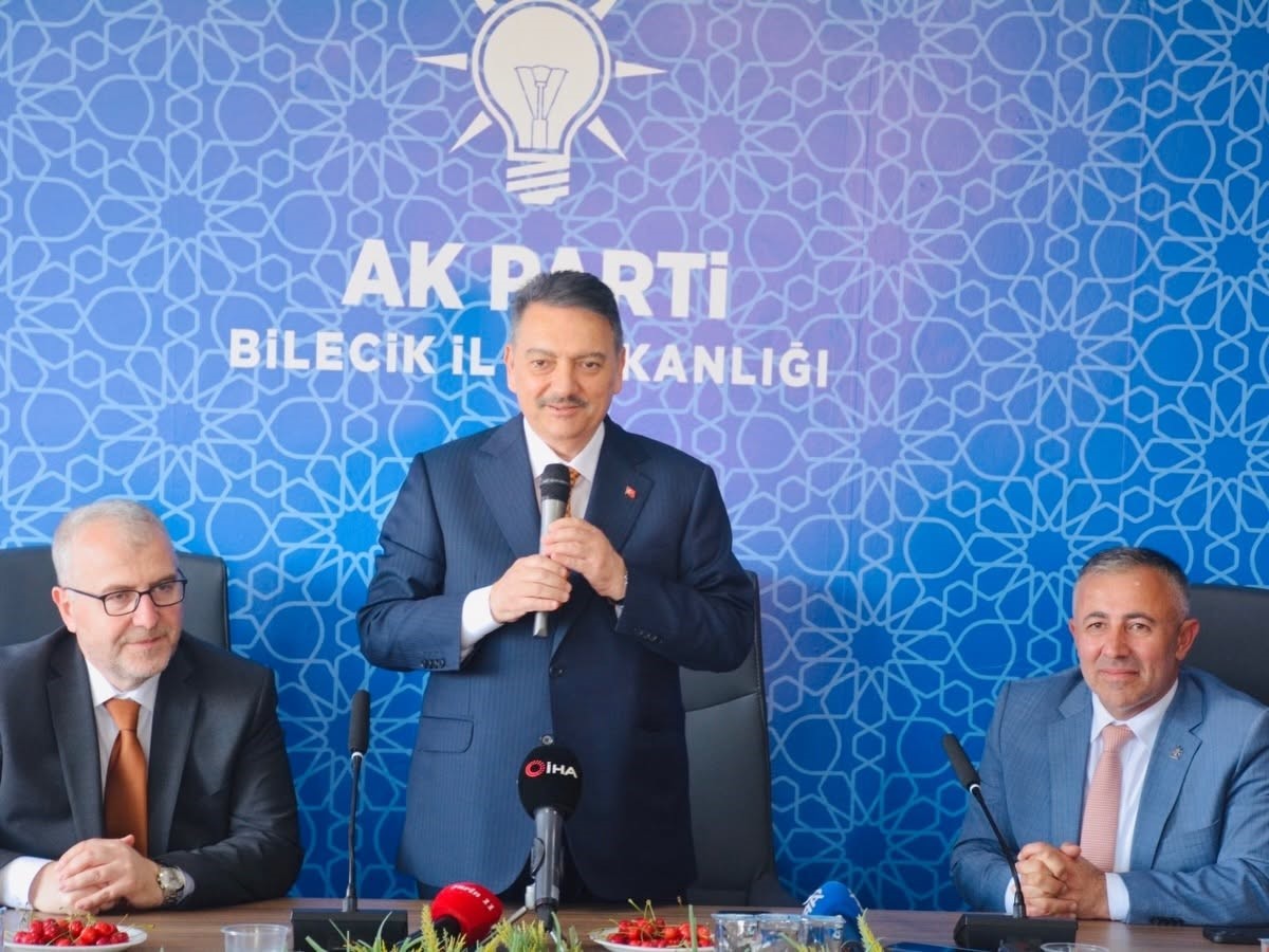 AK Parti Genel Başkan Yardımcısı &Ouml;ğ&uuml;tken: "AK Parti&rsquo;mizin bayrağını g&ouml;klere &ccedil;ıkartmaya &ccedil;alıştık"