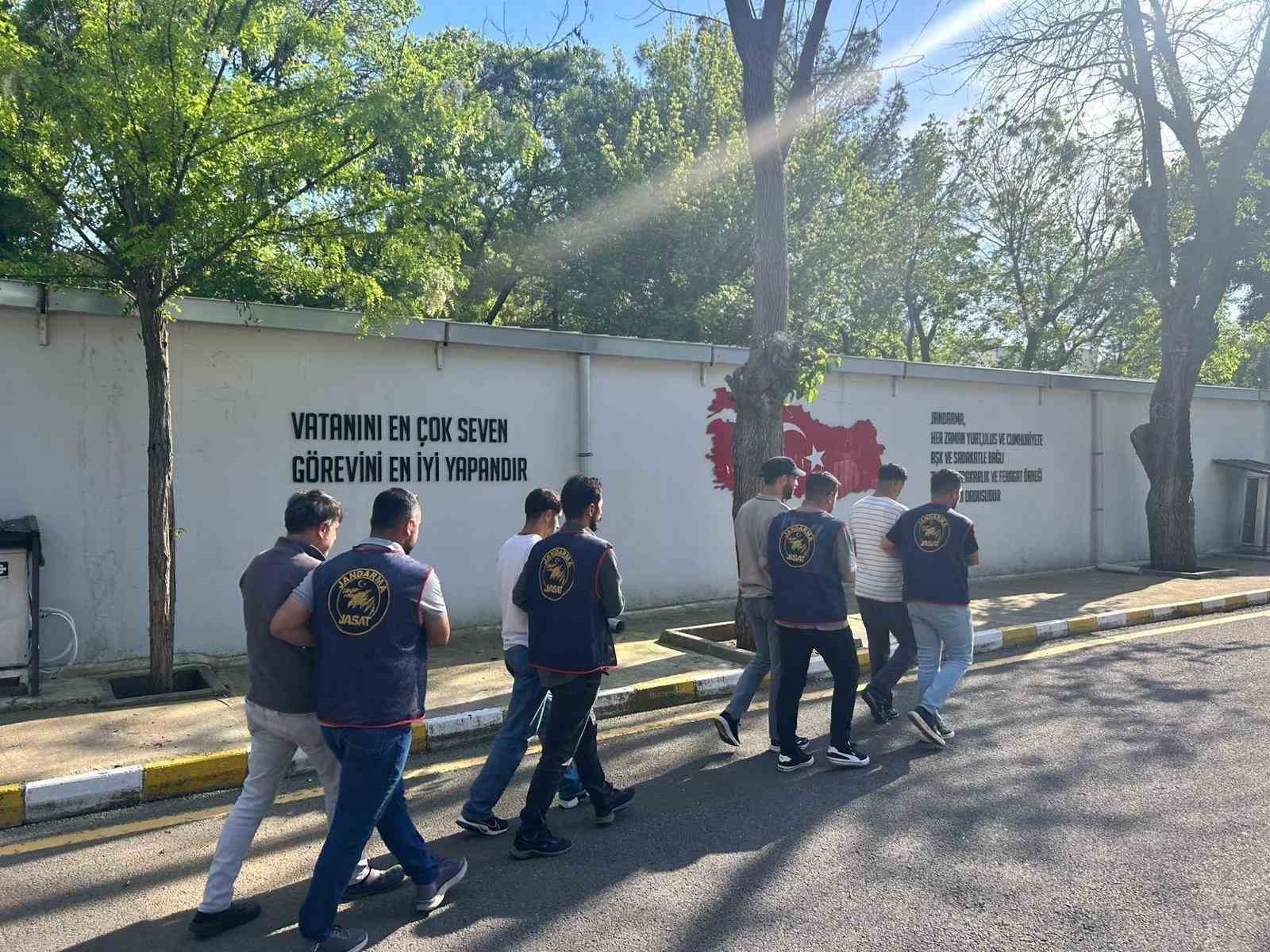 Diyarbakır&rsquo;da araması bulunan 162 kişi yakalandı