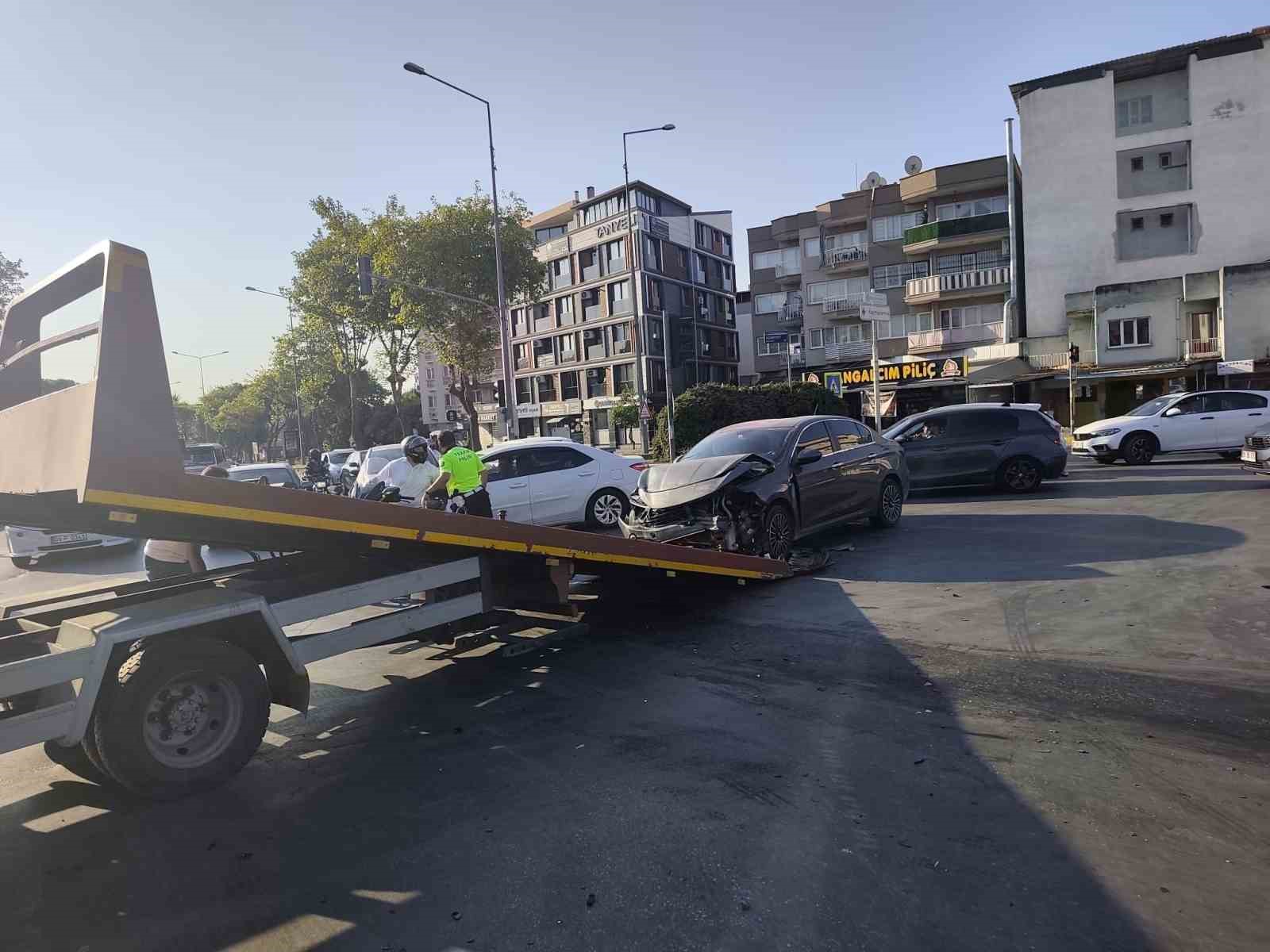 Aydın’daki kazada baba ve oğlu yaralandı