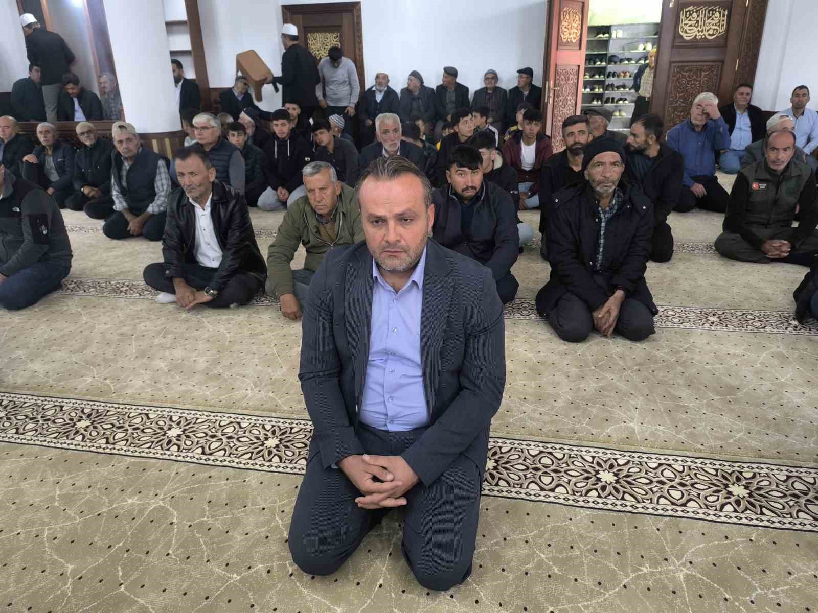 Baş&ouml;ren Cami dualarla ibadete a&ccedil;ıldı