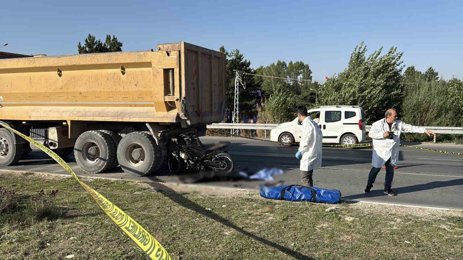 Sivas&rsquo;ta feci kazada hayatını kaybeden gen&ccedil; son yolculuğuna uğurlandı