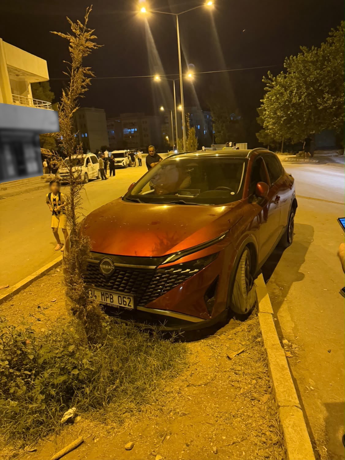 Mardin&rsquo;de otomobil ref&uuml;je &ccedil;ıktı: 1 yaralı