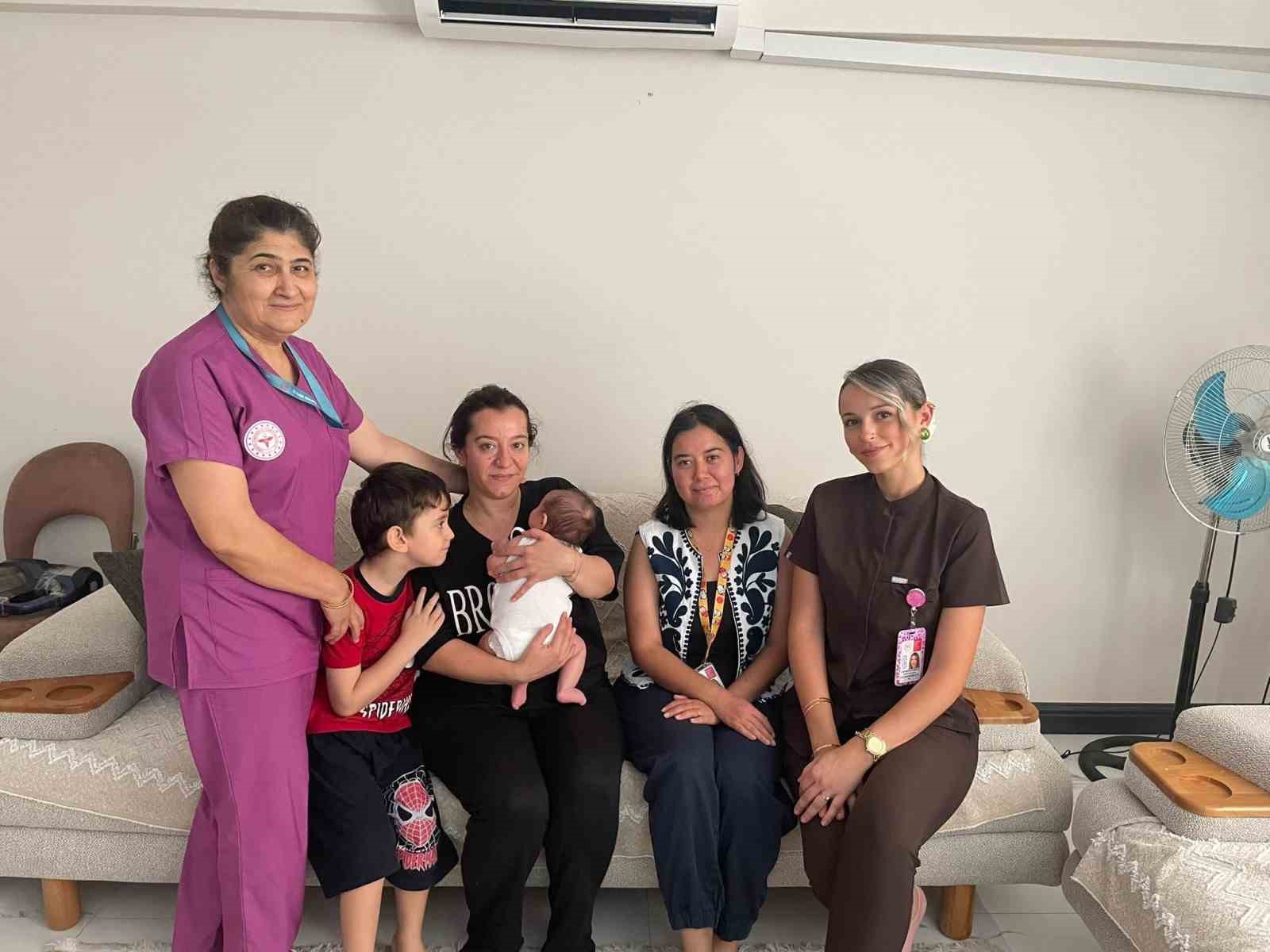 &Ccedil;ine Devlet Hastanesi&rsquo;nden lohusalara evde destek