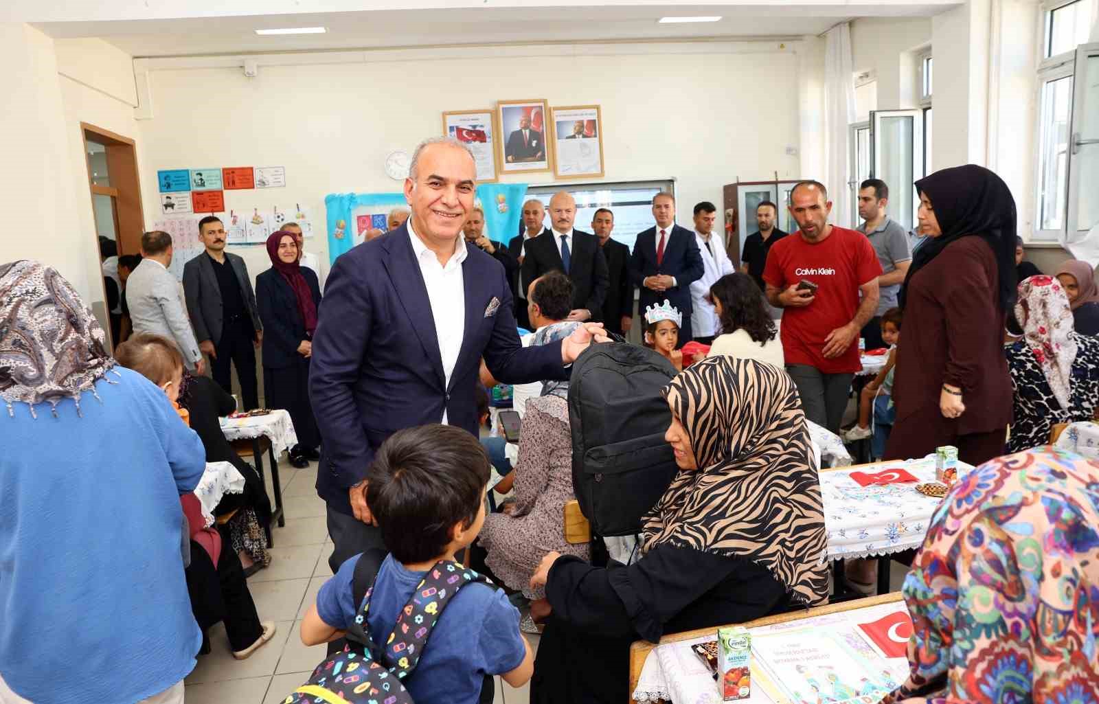 Adıyaman&rsquo;da 5 bin &ouml;ğrenciye kırtasiye desteği