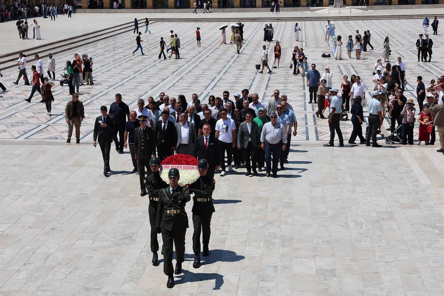 &Ccedil;ivril heyeti Anıtkabir&rsquo;de Ata&rsquo;nın huzurunda
