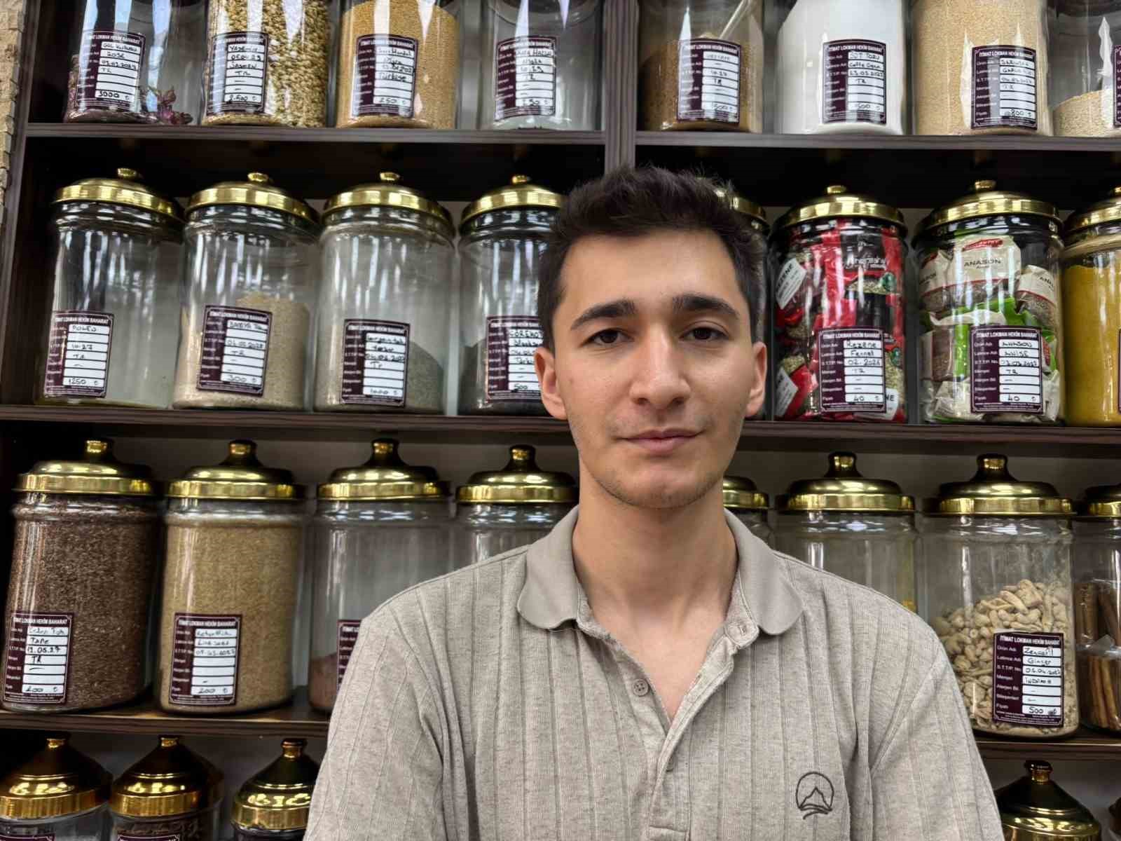 Eskişehirli aktardan yaz gribi uyarısı: Yapay zek&acirc;ya danışarak bitki &ccedil;ayı i&ccedil;meyin