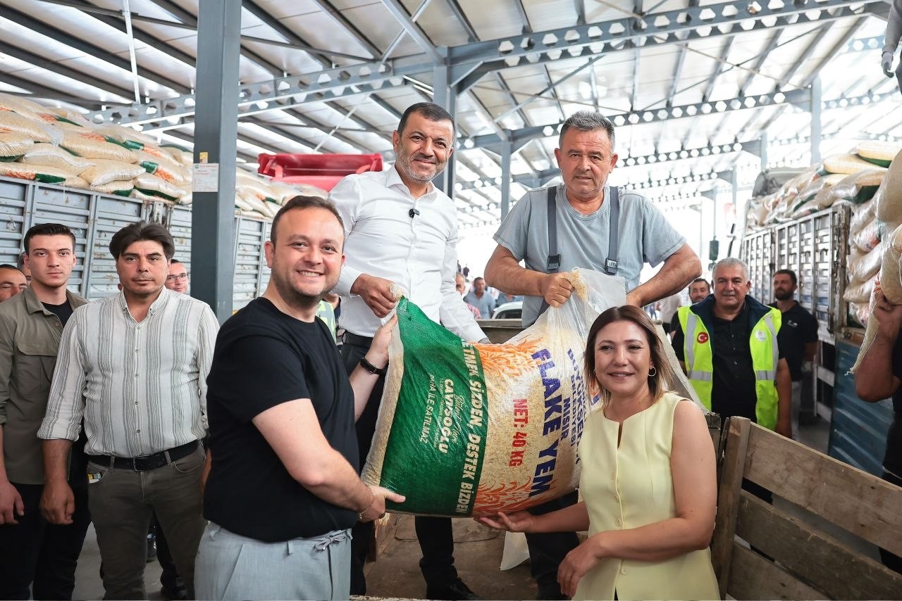 Denizli&rsquo;de 19 il&ccedil;ede 32 bin &ccedil;uval yem yetiştiriciyle buluştu