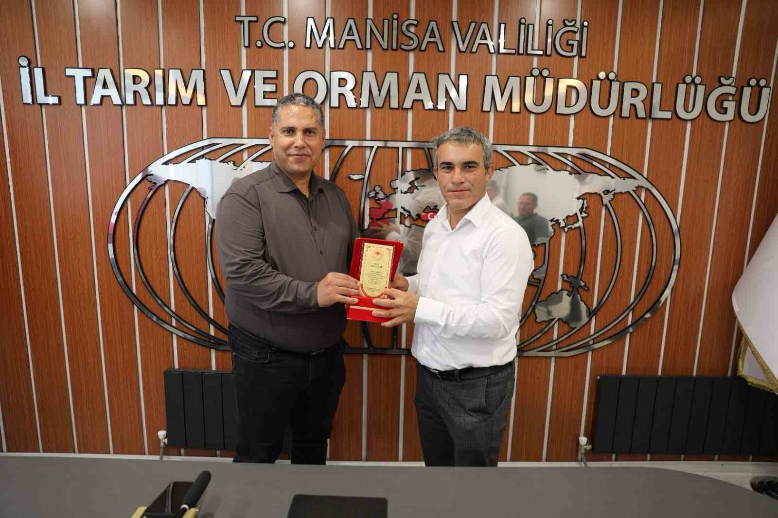Manisa Tarım ve Orman M&uuml;d&uuml;rl&uuml;ğ&uuml;nde iki isim yeni g&ouml;rev yerlerine uğurlandı