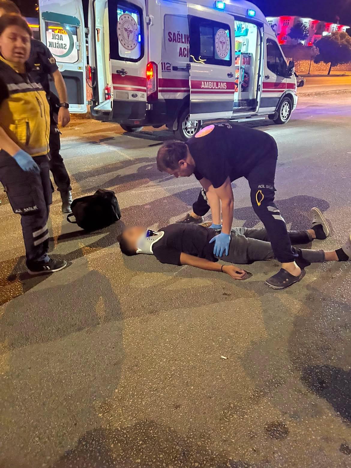 Burdur&rsquo;da otomobil ile motosiklet &ccedil;arpıştı: 2 yaralı