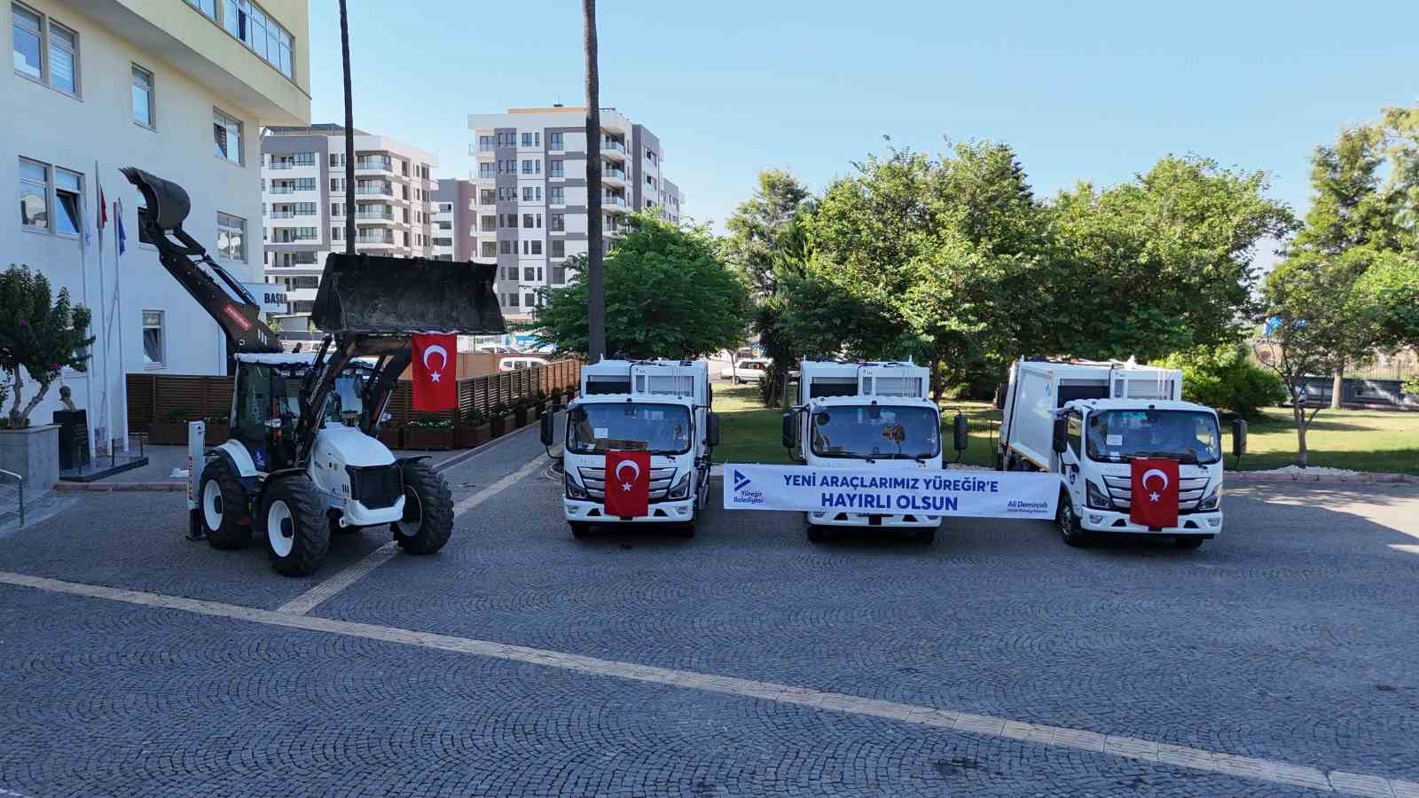 Y&uuml;reğir Belediyesi hizmet filosuna 4 yeni ara&ccedil; daha kazandırdı