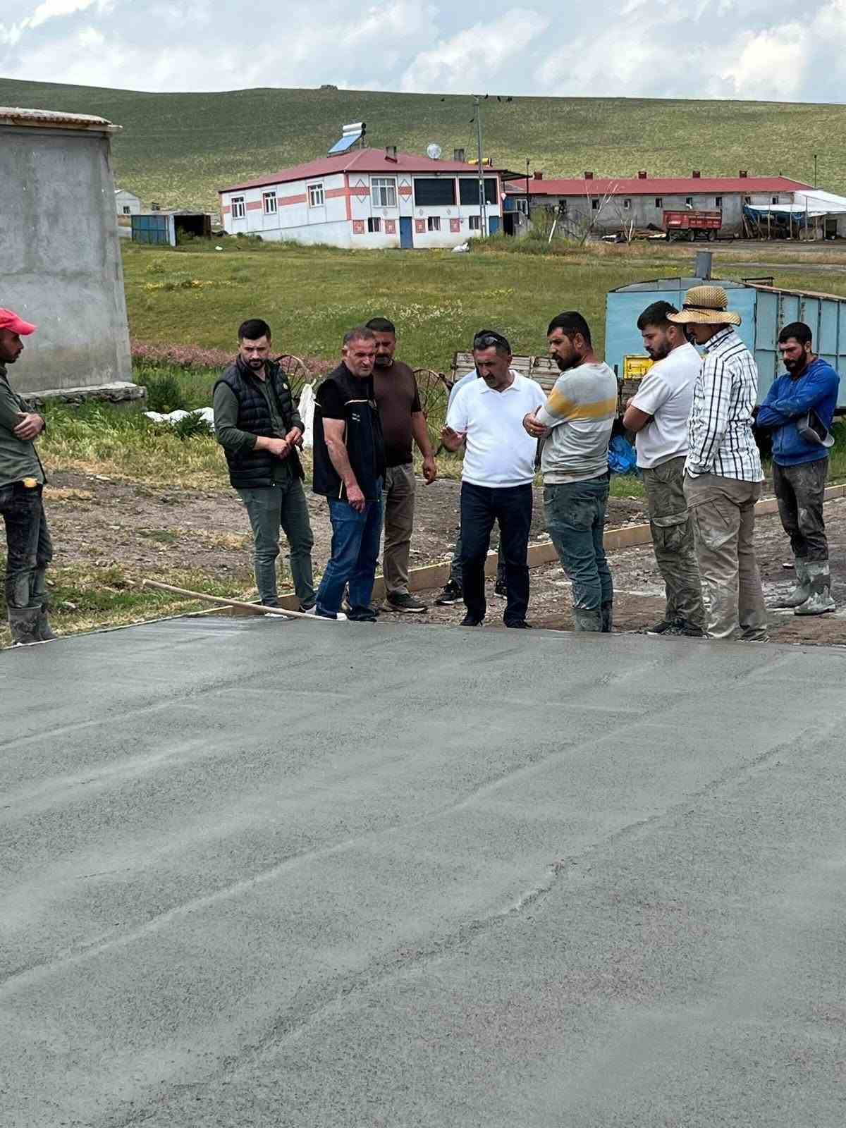 Kars’ta köy yolları konfora kavuşuyor: 9,5 kilometrelik asfalt çalışması başladı