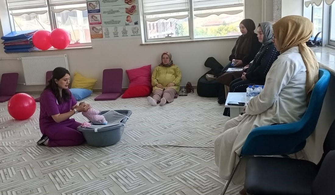 Bayburt&rsquo;ta anne adaylarına y&ouml;nelik eğitim d&uuml;zenlendi