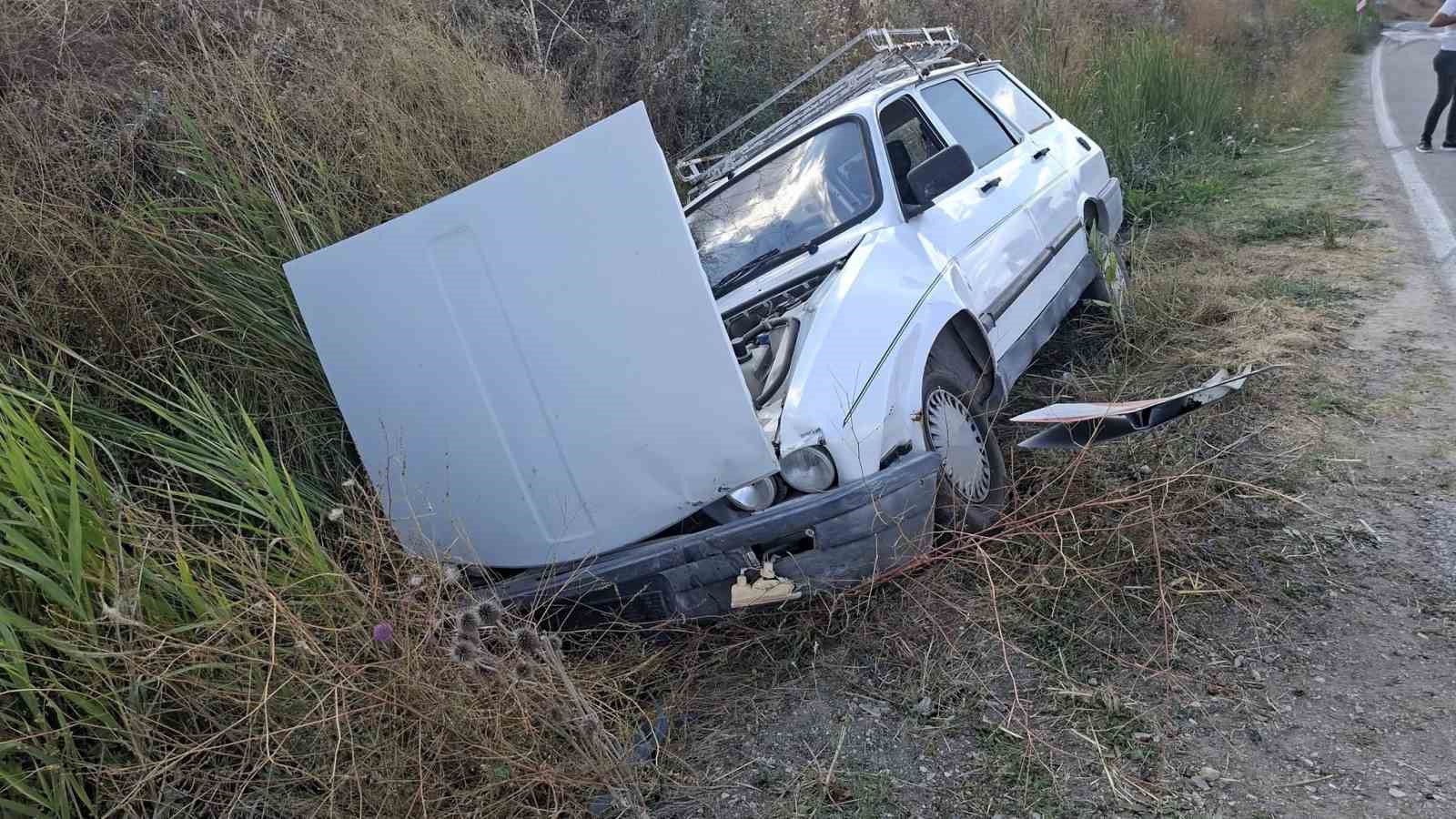 Hisarcık&rsquo;ta otomobil şarampole savruldu: 4 yaralı