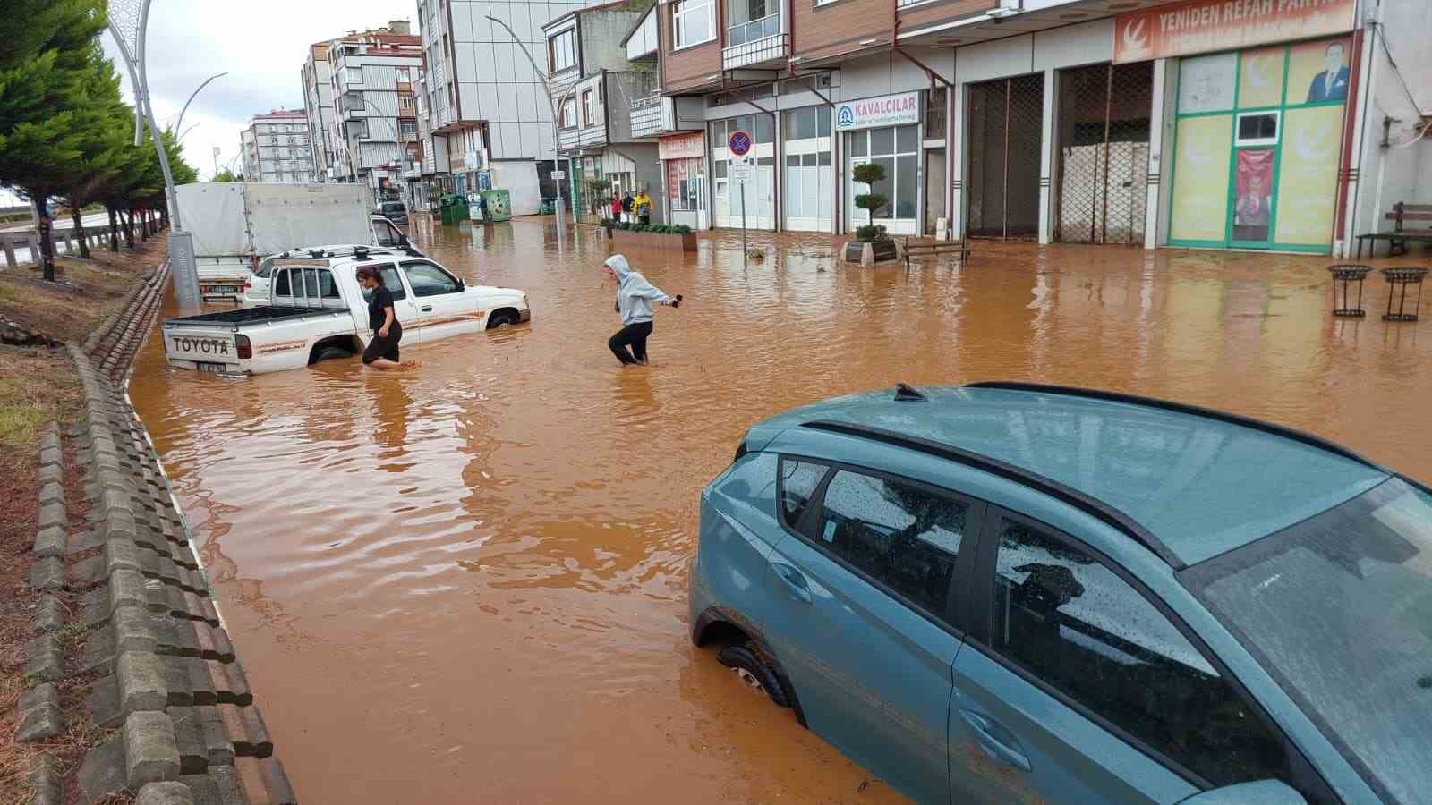 İyidere Belediye Başkanı Saffet Mete: "İl&ccedil;emizde metrekareye 135 kg yağış d&uuml;şm&uuml;ş"
