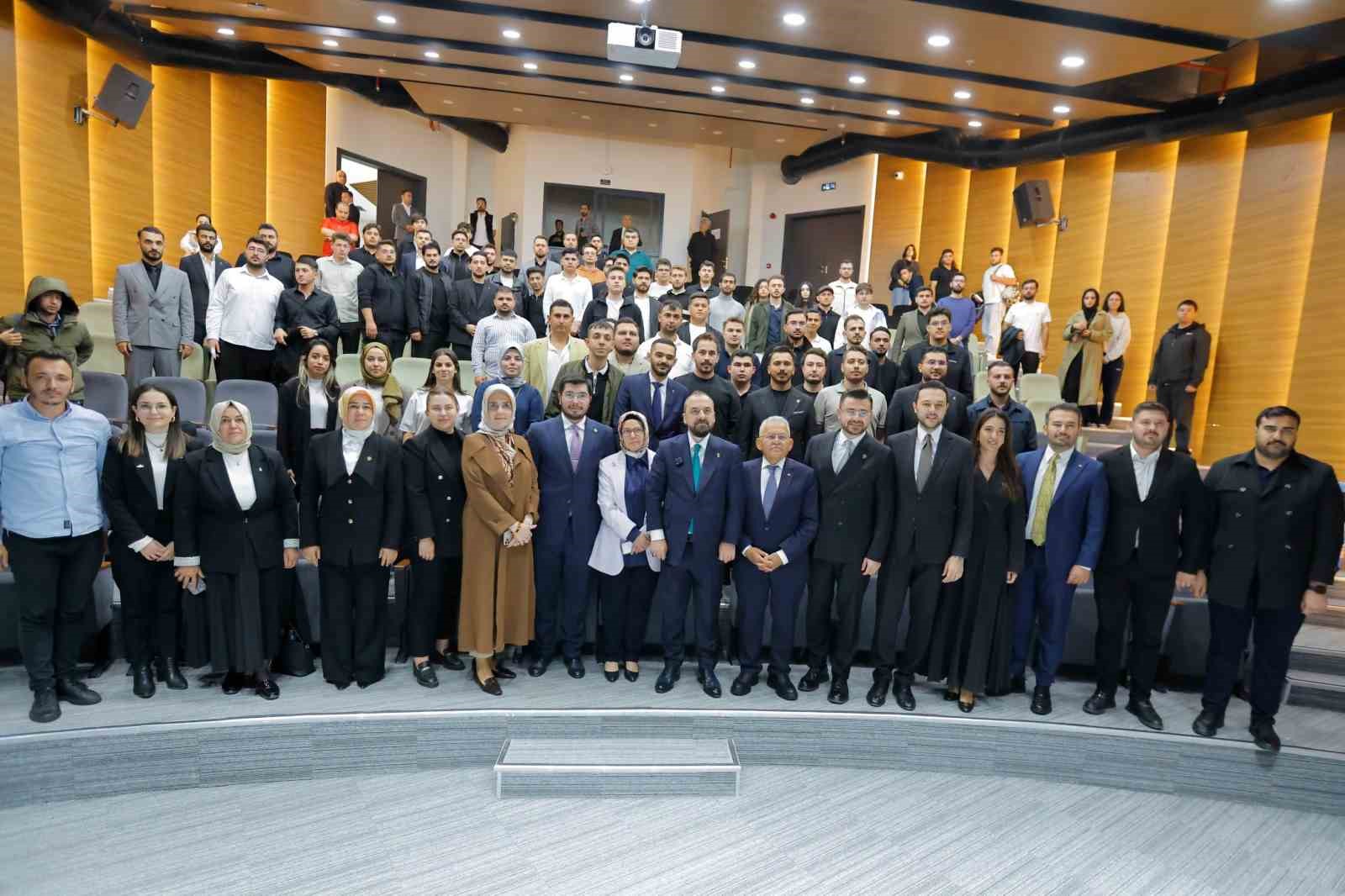 B&uuml;y&uuml;kkılı&ccedil; ve Acar&rsquo;dan Kayseri&rsquo;nin k&uuml;lt&uuml;r&uuml;nden gen&ccedil;liğine uzanan buluşma
