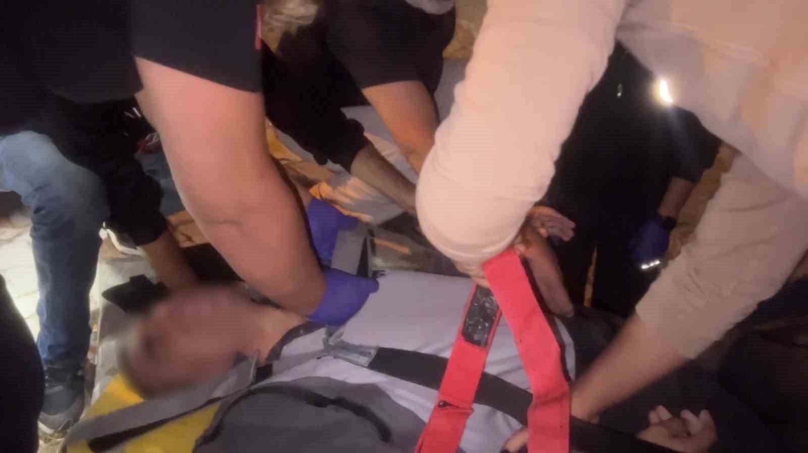K&ouml;peğin havlamasıyla ka&ccedil;arken &ccedil;ukura d&uuml;ş&uuml;p yaralandı