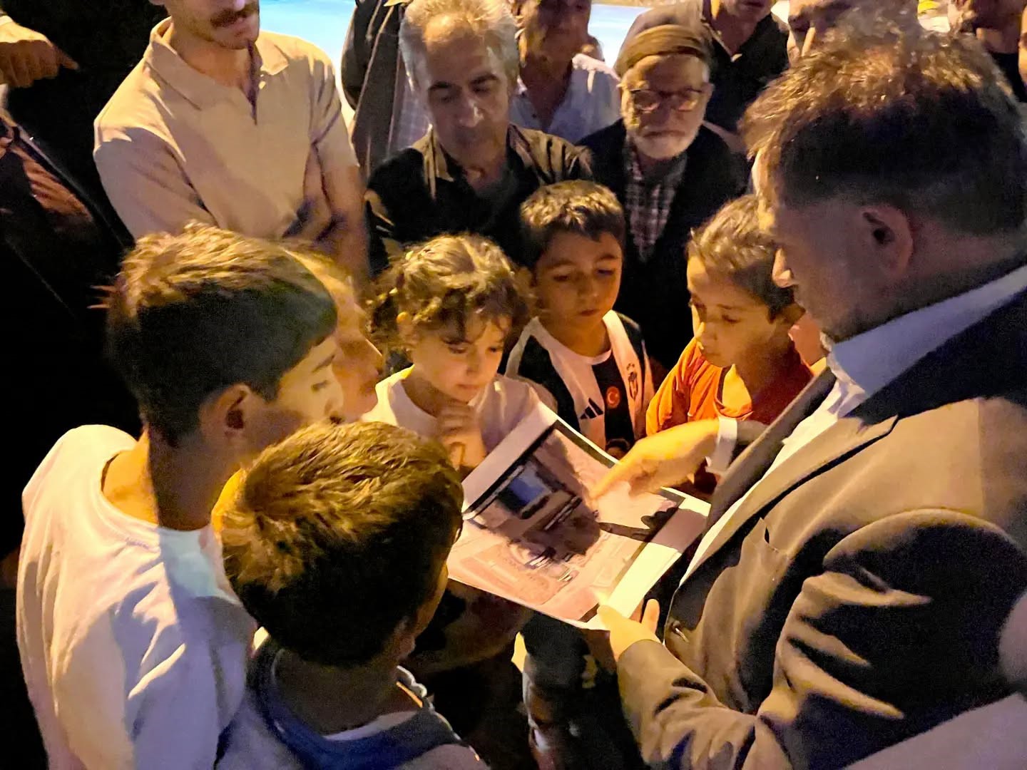Başkan U&ccedil;ar, Hilalkent&rsquo;te &ccedil;alışmaları inceledi, vatandaşları dinledi