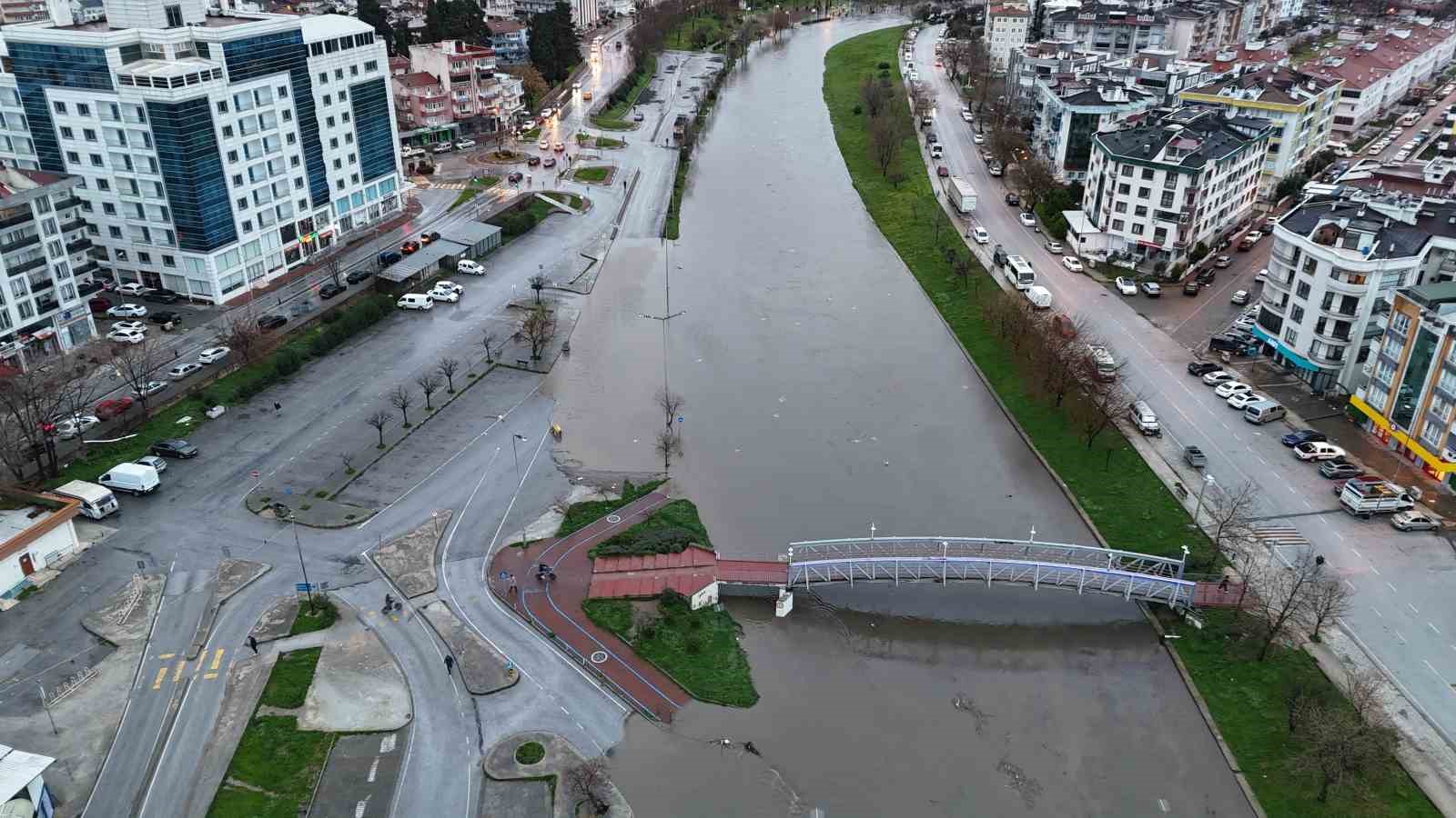&Ccedil;anakkale&rsquo;de kışın y&uuml;zde 100 doluluğun ardından taşan Atikhisar Barajı&rsquo;nda &ccedil;alışmalar tamamlandı