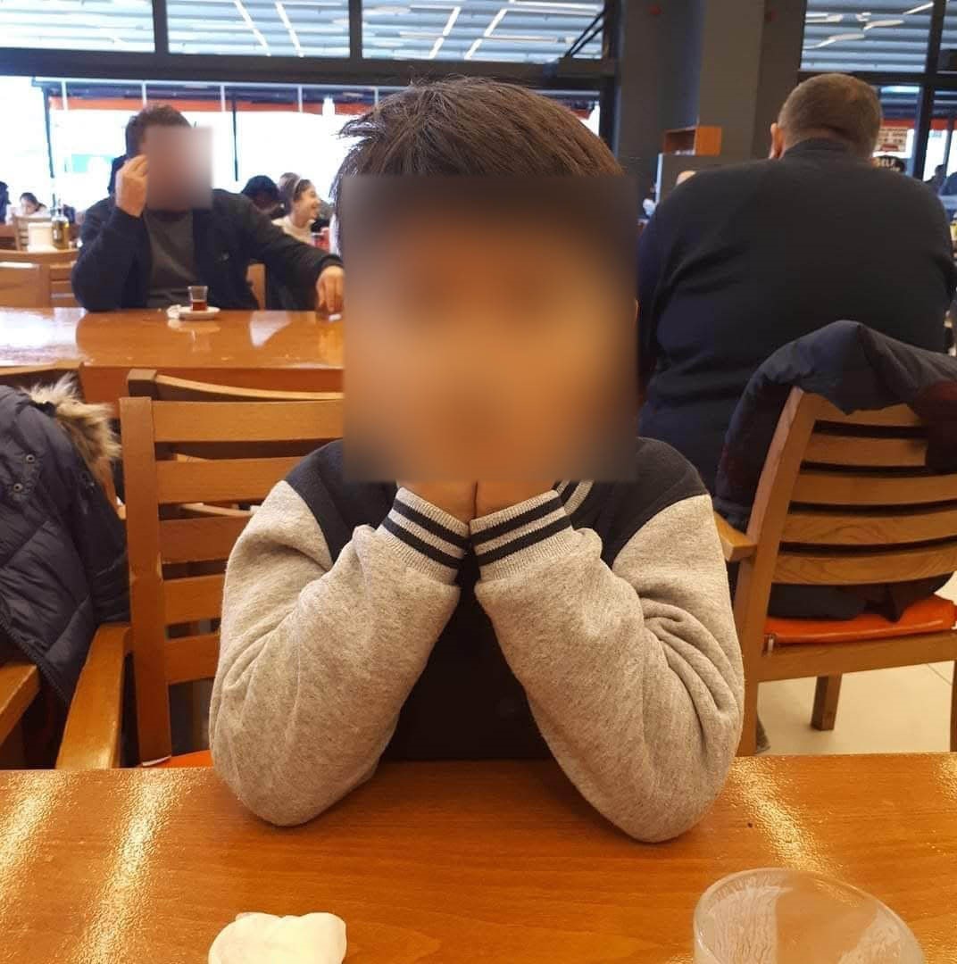 Vagon &uuml;zerindeki y&uuml;ksek gerilim hattına temas eden 12 yaşındaki Arda&rsquo;da da y&uuml;zde 70 yanık oluştu